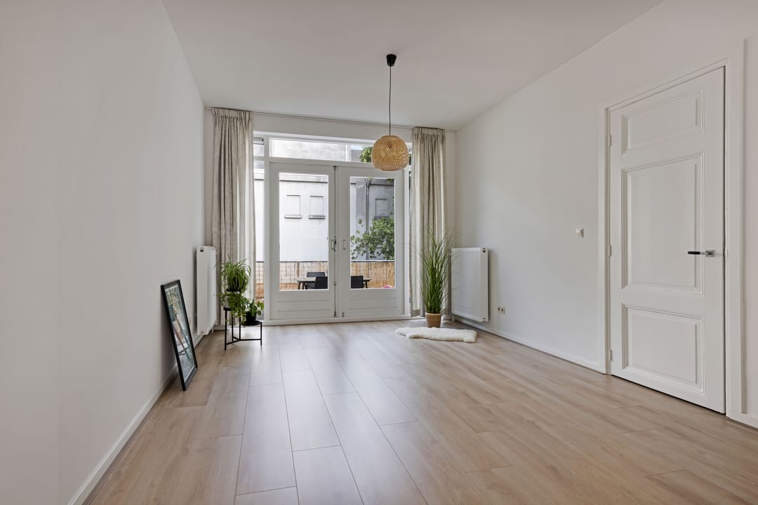 Photo 13 of Weimarstraat 53-A