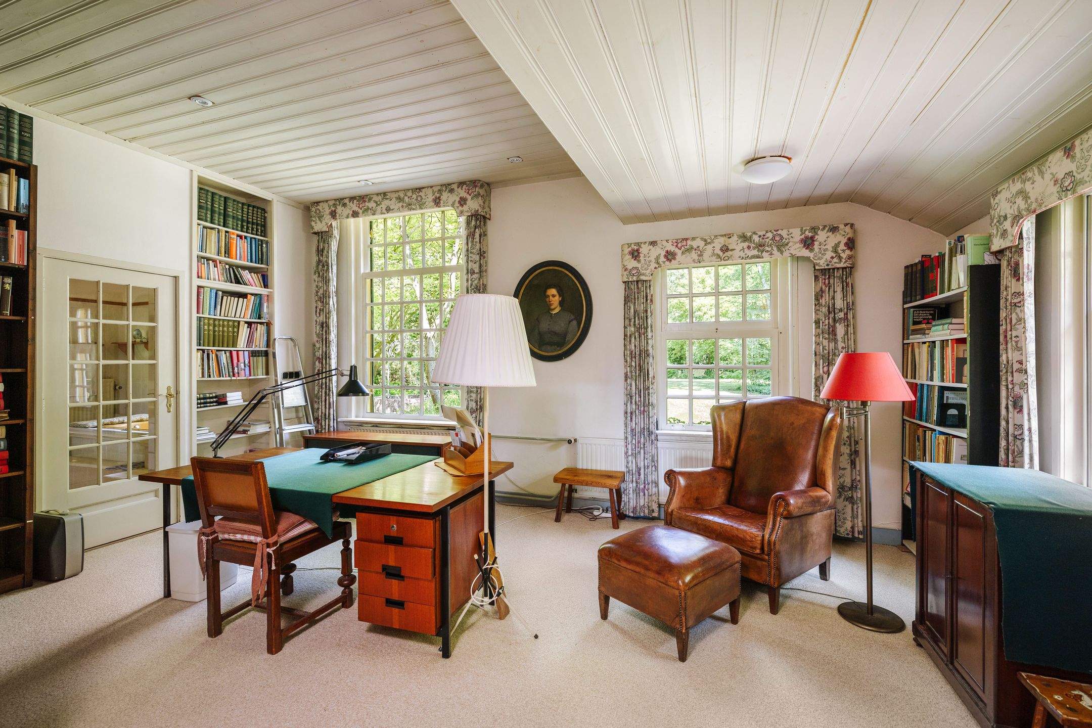Spacious 19th-Century Farmhouse with NSW Landgoed Status and B&B Business Potential in the Achterhoek — 9