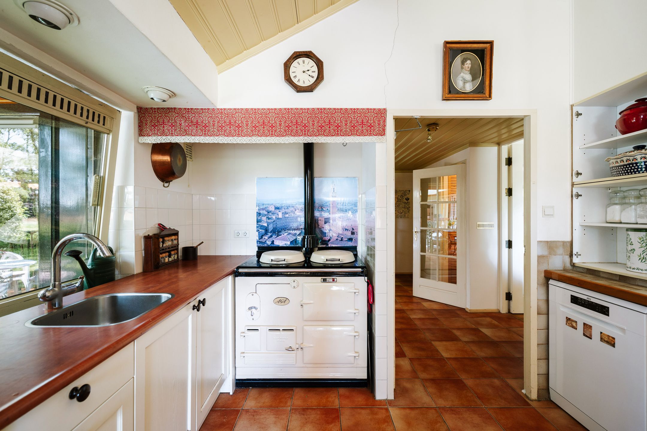 Spacious 19th-Century Farmhouse with NSW Landgoed Status and B&B Business Potential in the Achterhoek — 36