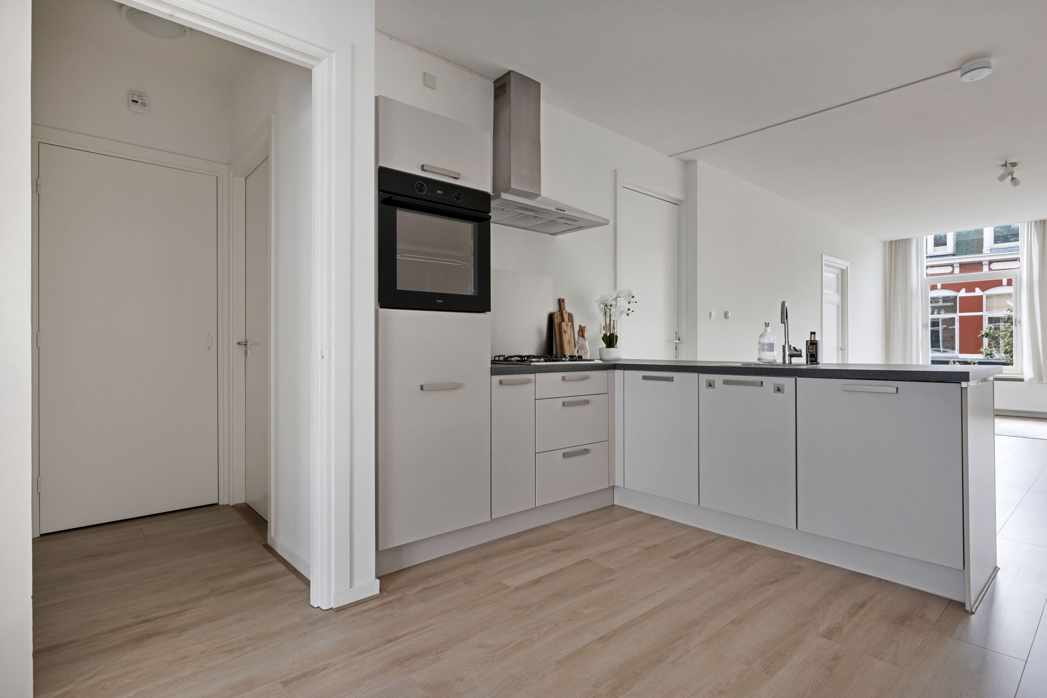 Photo 12 of Weimarstraat 53-A