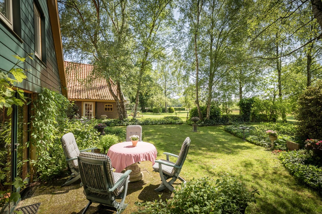 Spacious 19th-Century Farmhouse with NSW Landgoed Status and B&B Business Potential in the Achterhoek — 17