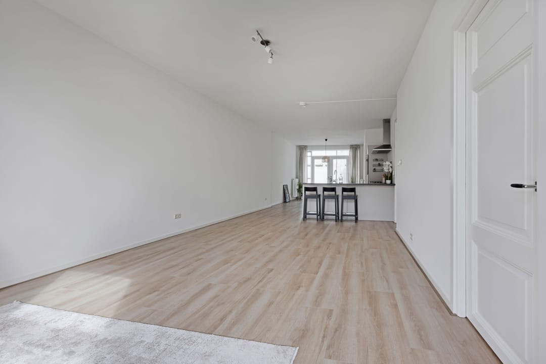 Photo 8 of Weimarstraat 53-A