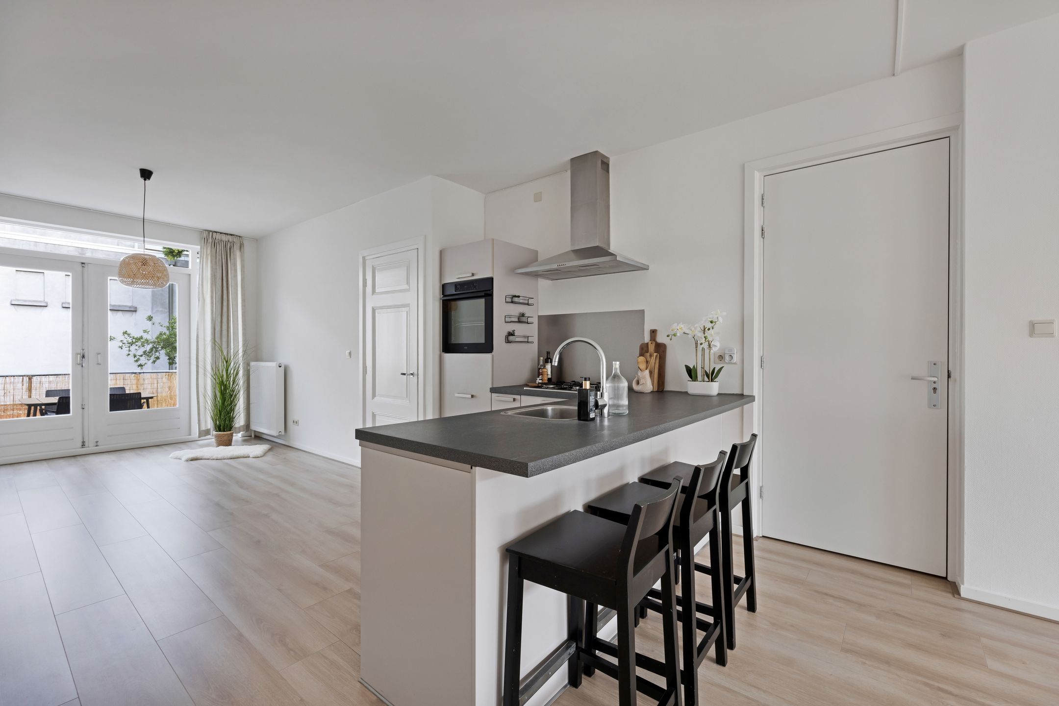 Photo 9 of Weimarstraat 53-A