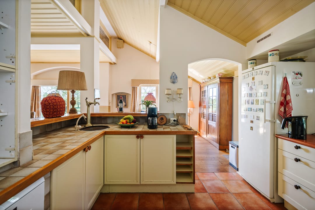 Spacious 19th-Century Farmhouse with NSW Landgoed Status and B&B Business Potential in the Achterhoek — 37