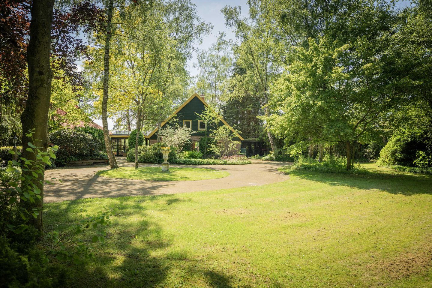 Spacious 19th-Century Farmhouse with NSW Landgoed Status and B&B Business Potential in the Achterhoek — 65