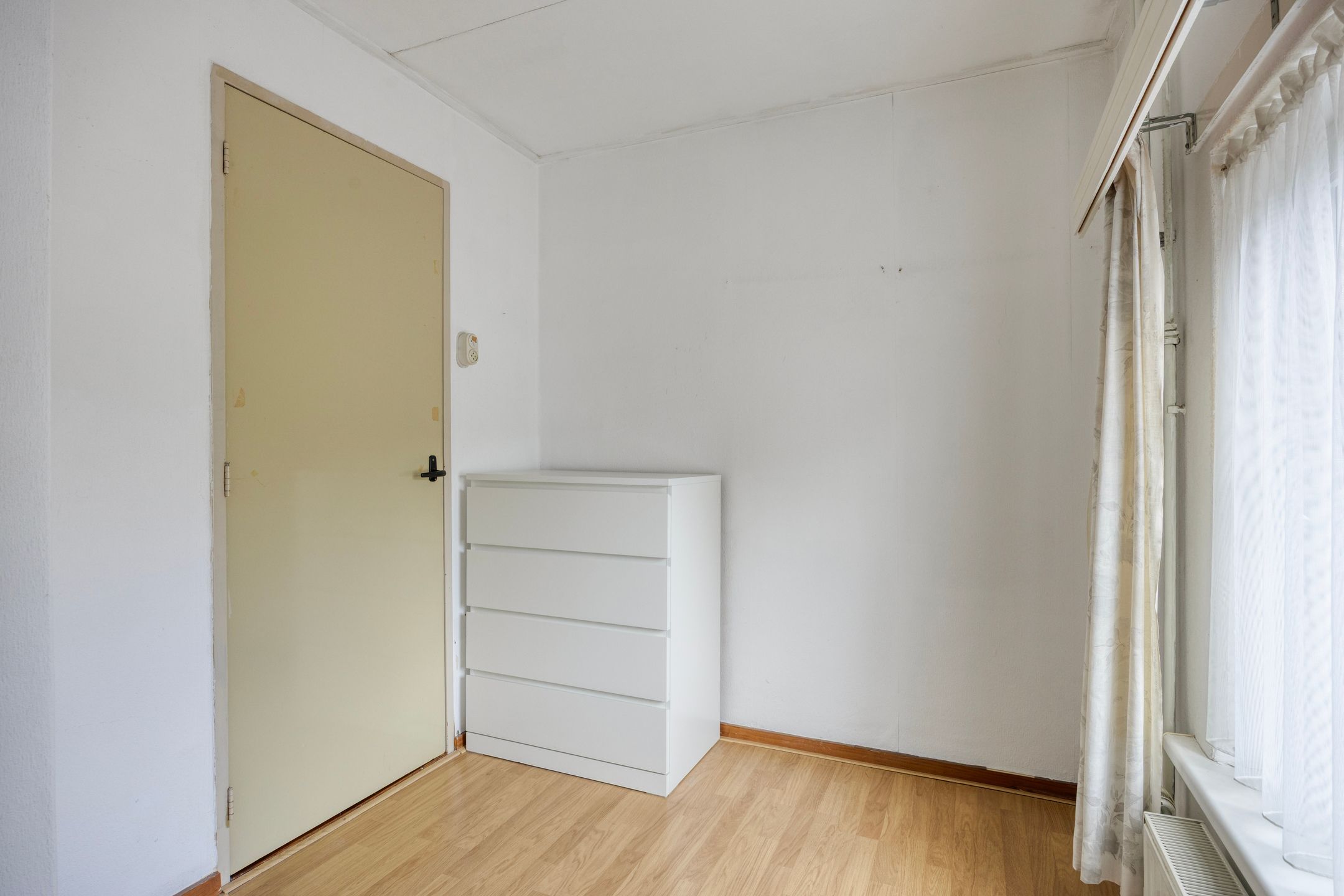 Terraced House with Potential in Dongen Center — 33