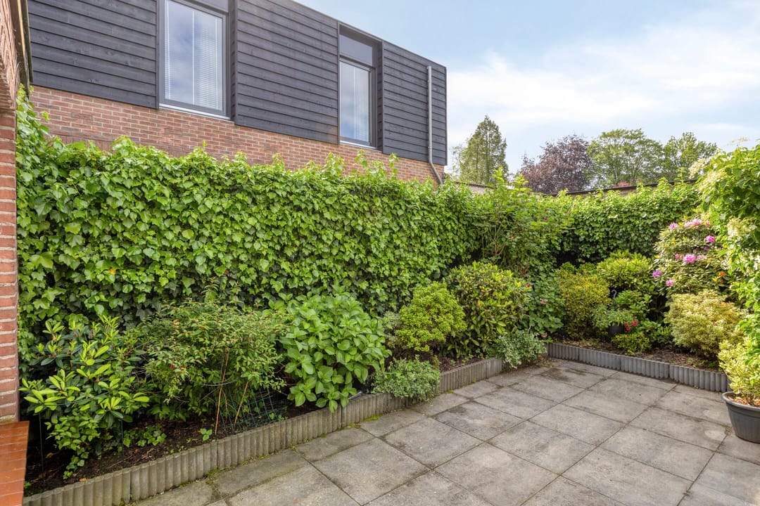 Terraced House with Potential in Dongen Center — 41