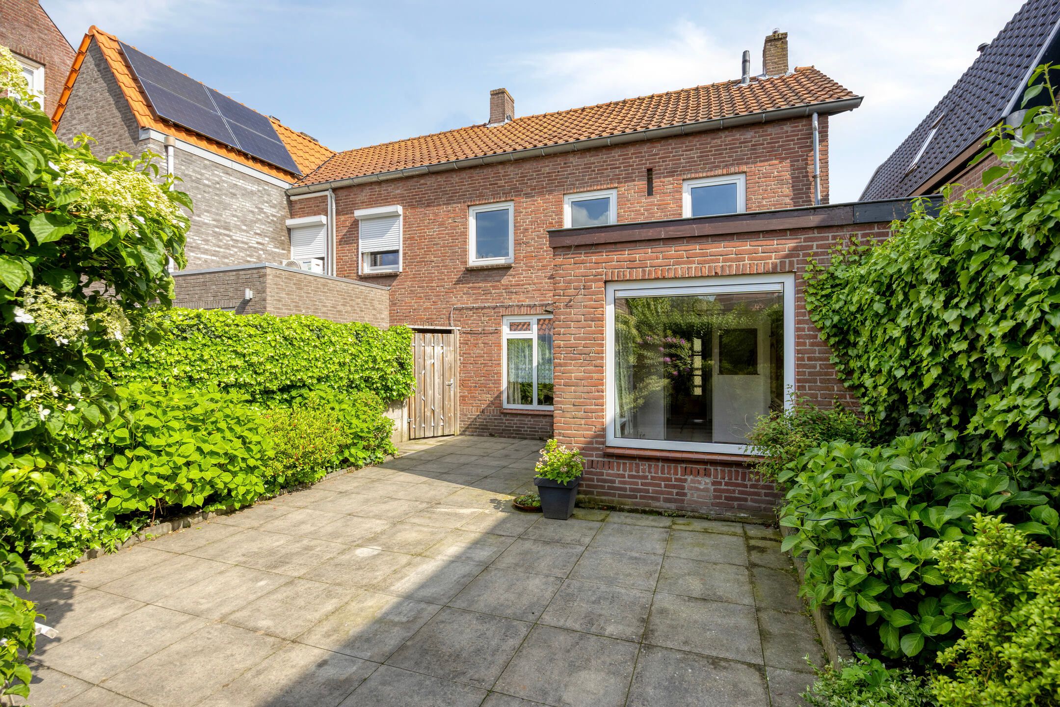 Terraced House with Potential in Dongen Center — 42