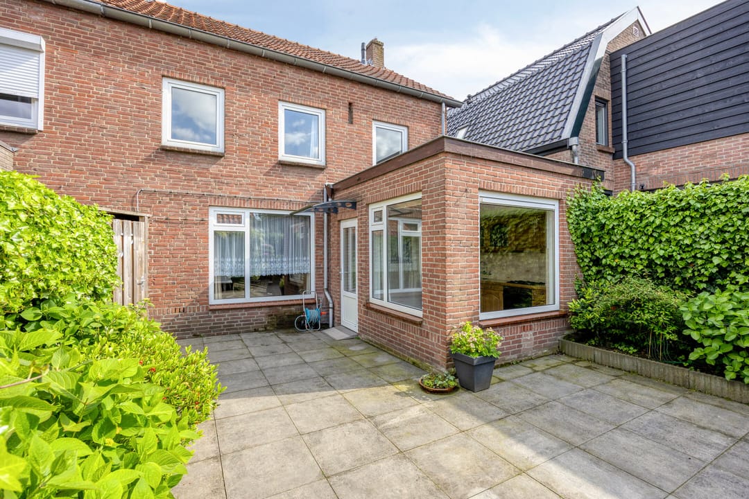 Terraced House with Potential in Dongen Center — 43