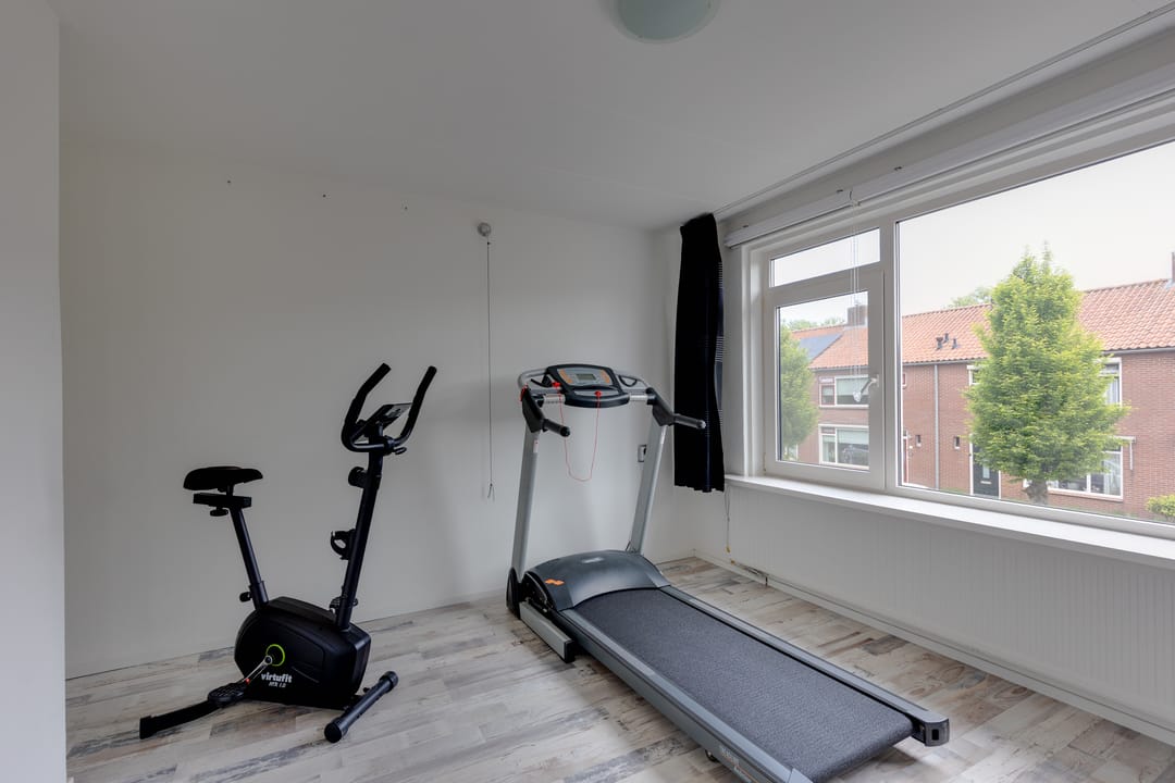 Spacious Energy Efficient Four Bedroom Townhouse with Modern Kitchen — 22