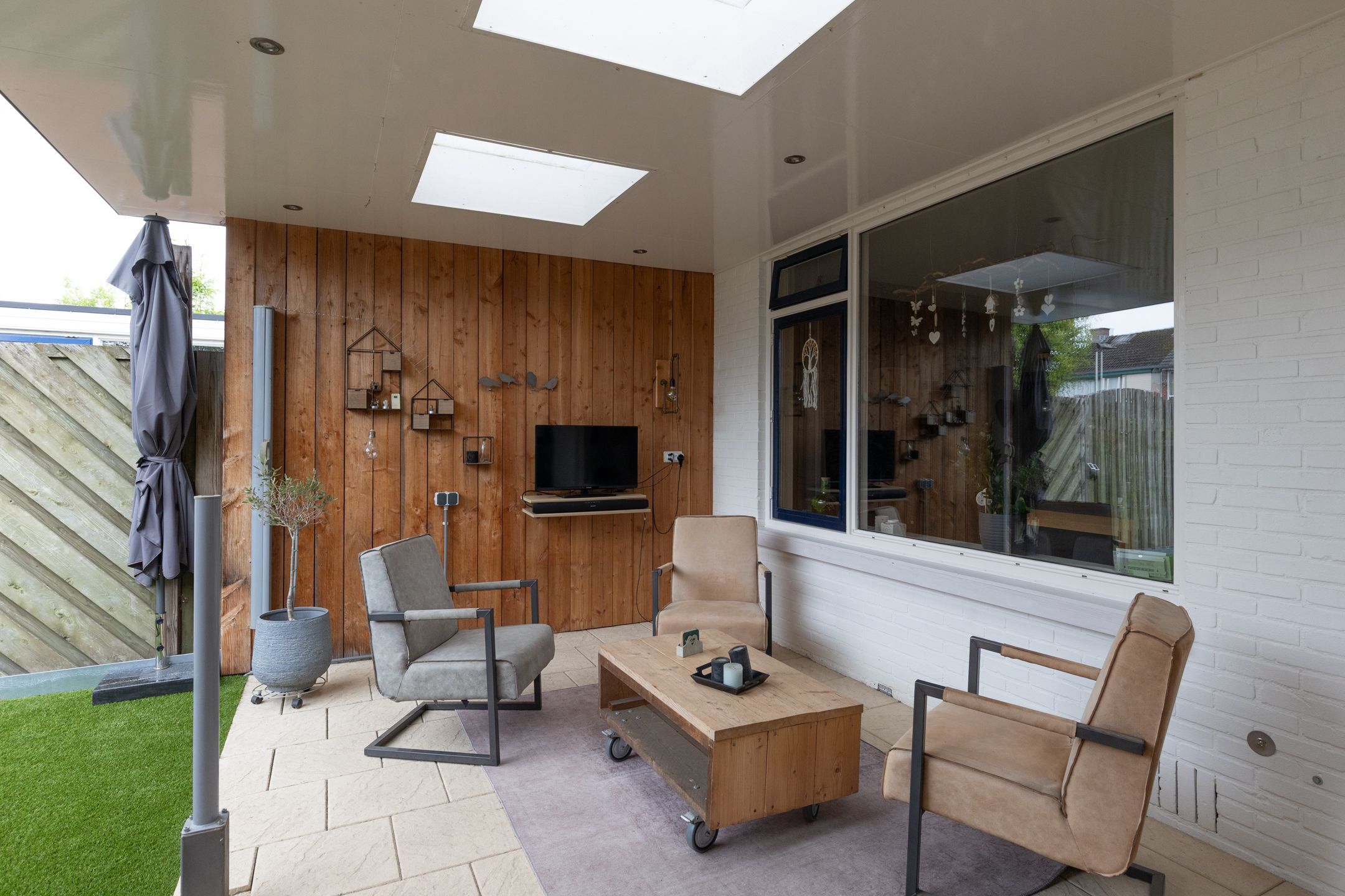 Spacious Energy Efficient Four Bedroom Townhouse with Modern Kitchen — 39