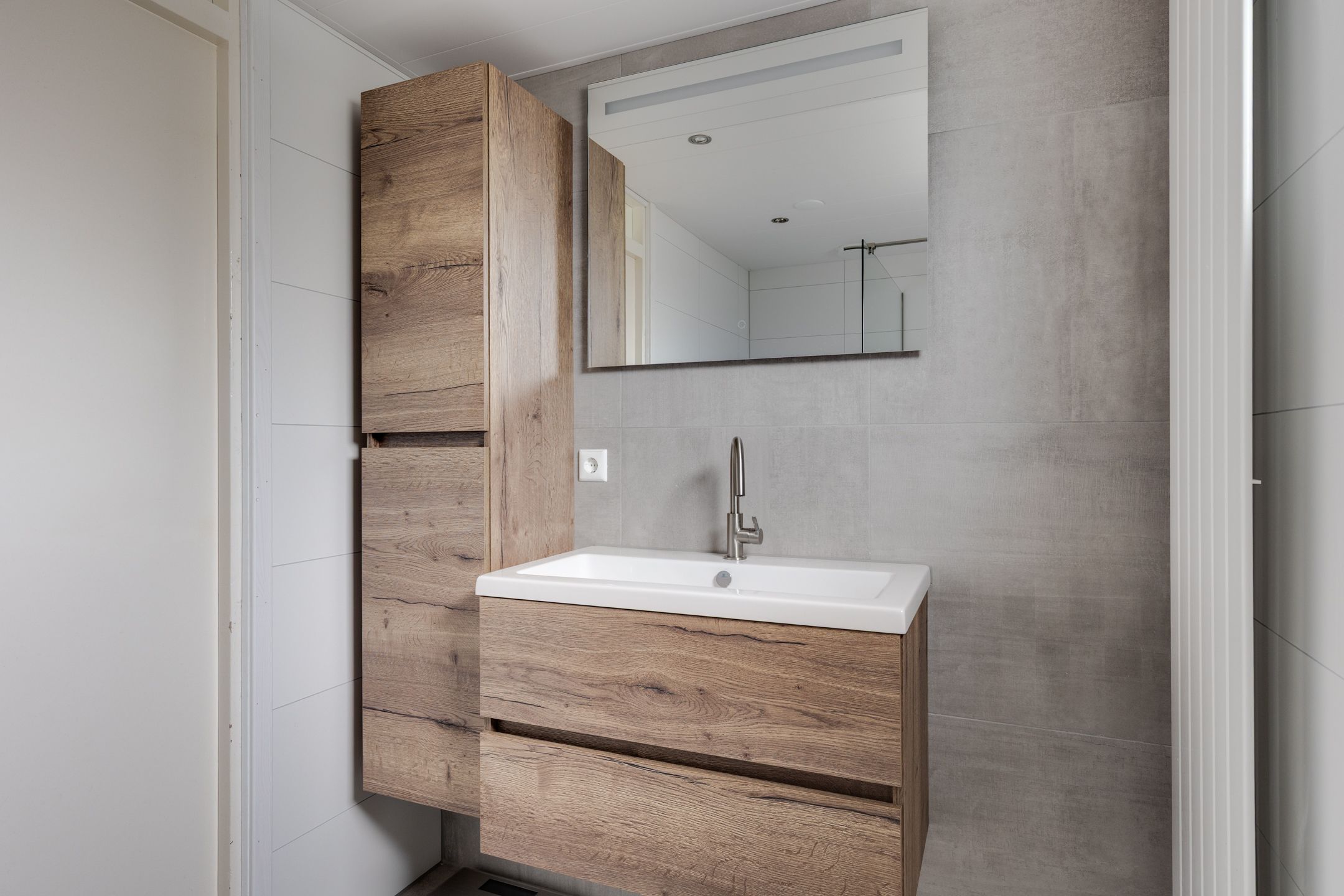Spacious Energy Efficient Four Bedroom Townhouse with Modern Kitchen — 27