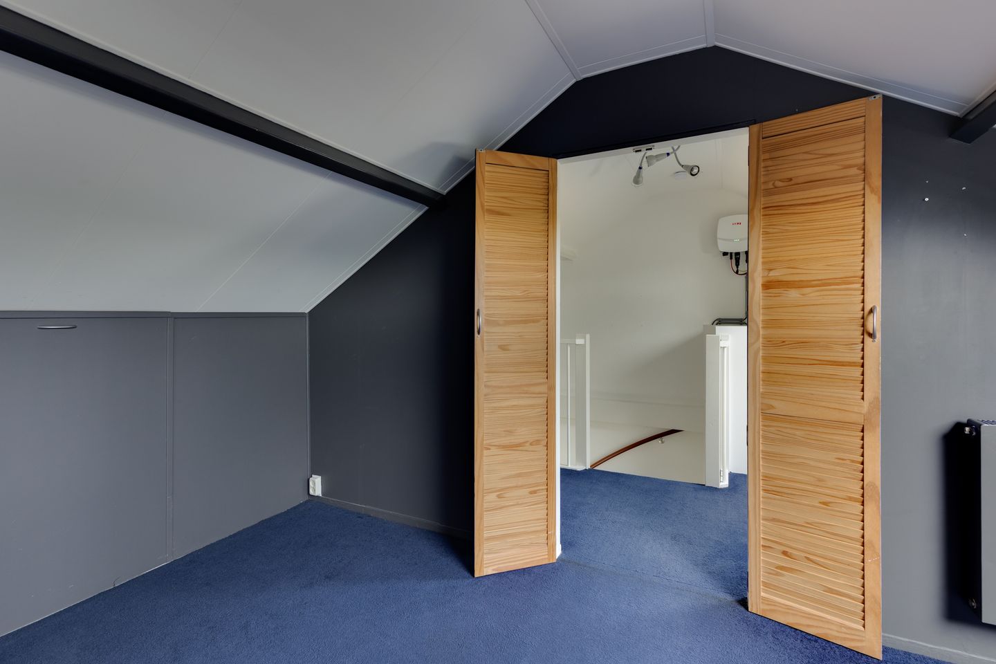 Spacious Energy Efficient Four Bedroom Townhouse with Modern Kitchen — 34