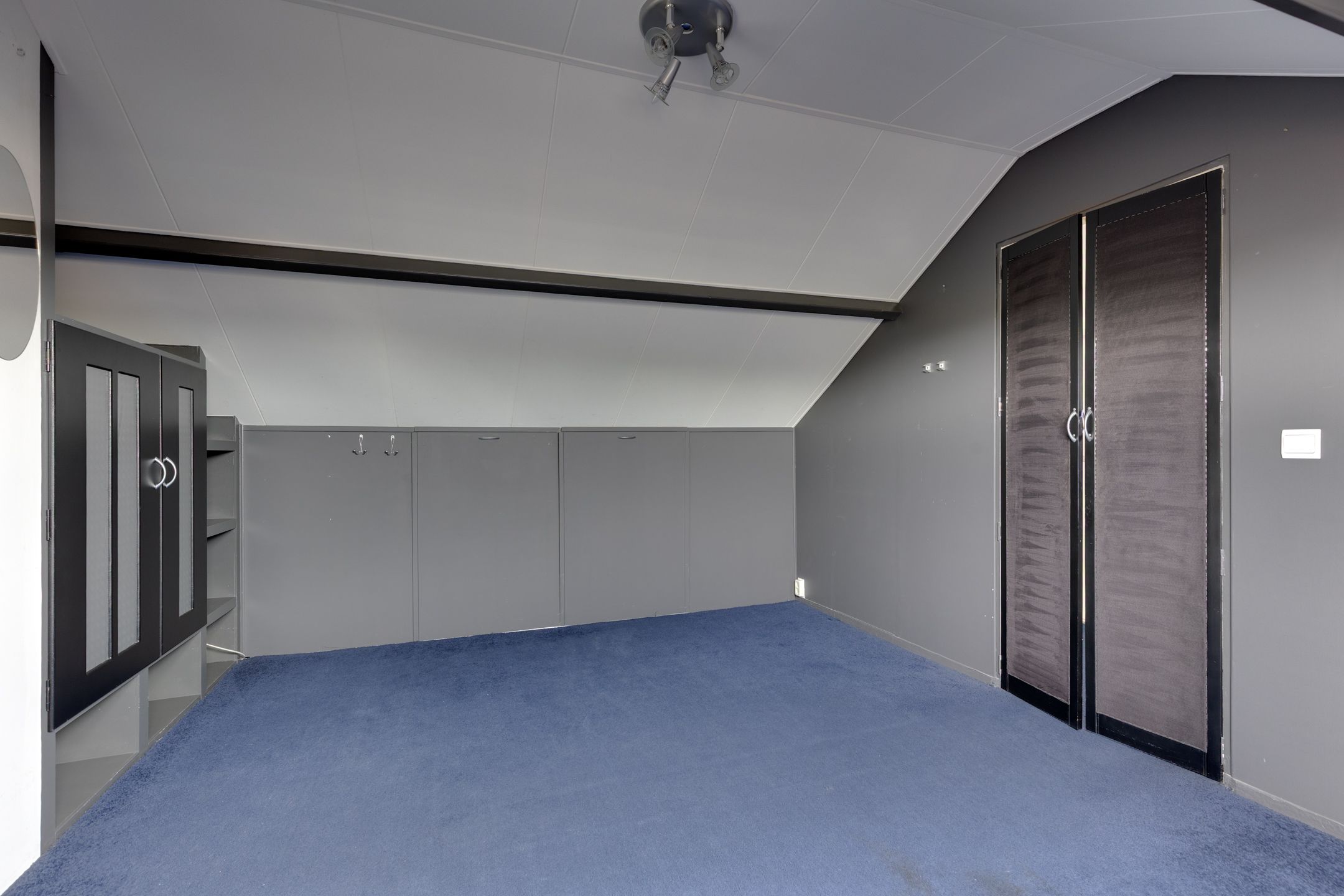 Spacious Energy Efficient Four Bedroom Townhouse with Modern Kitchen — 33