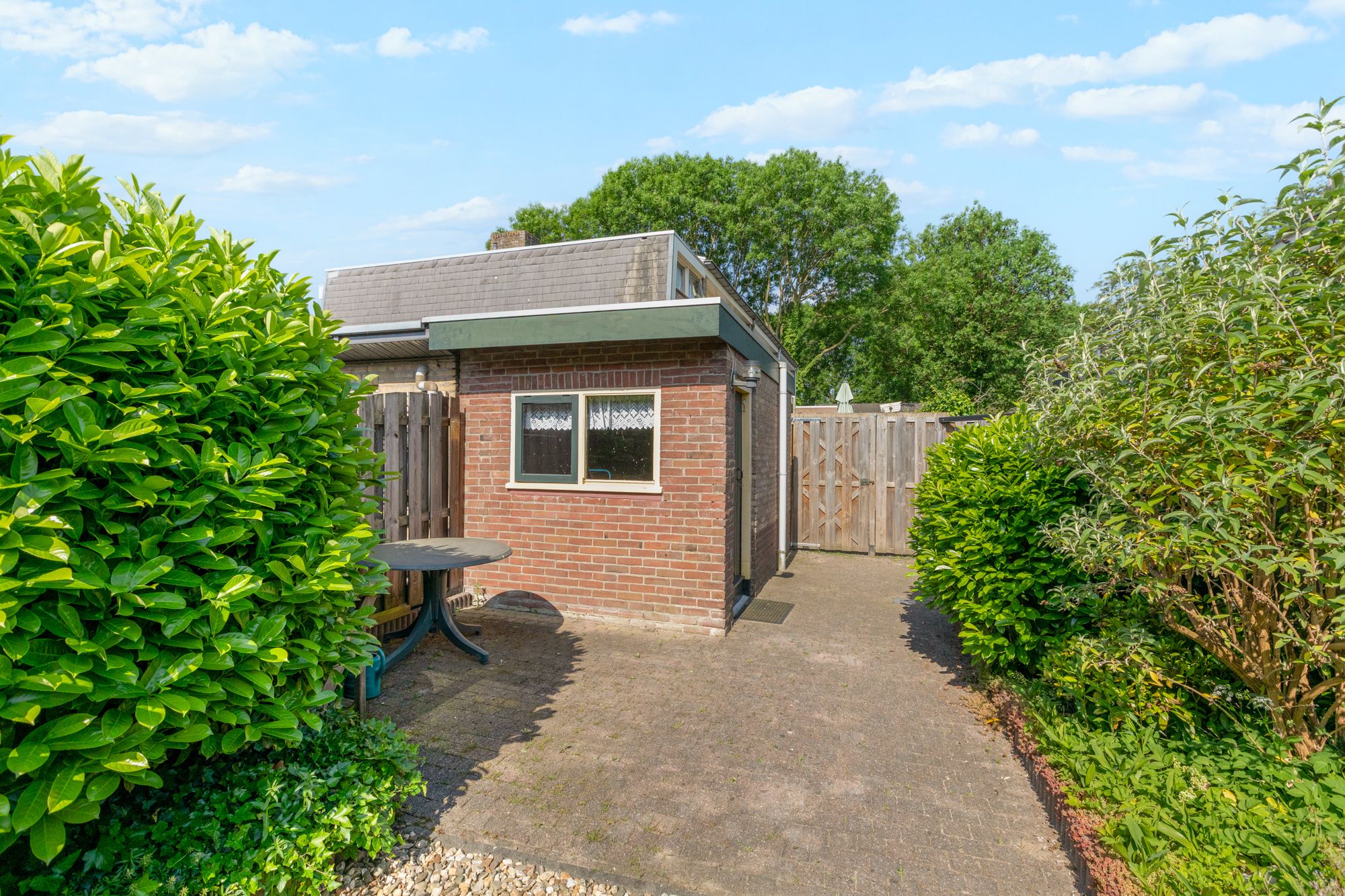 Spacious Fixer-Upper Terraced Home in Central Zevenaar — 39