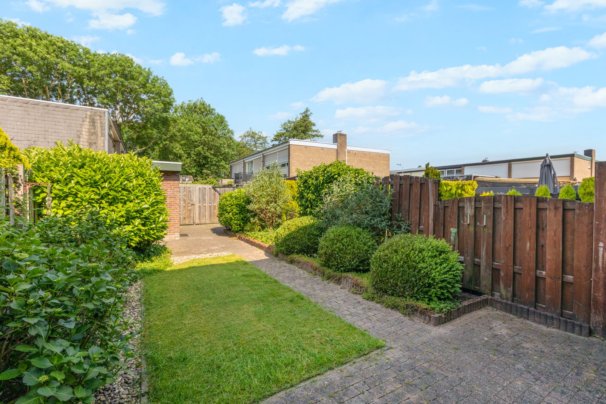 Spacious Fixer-Upper Terraced Home in Central Zevenaar — 36