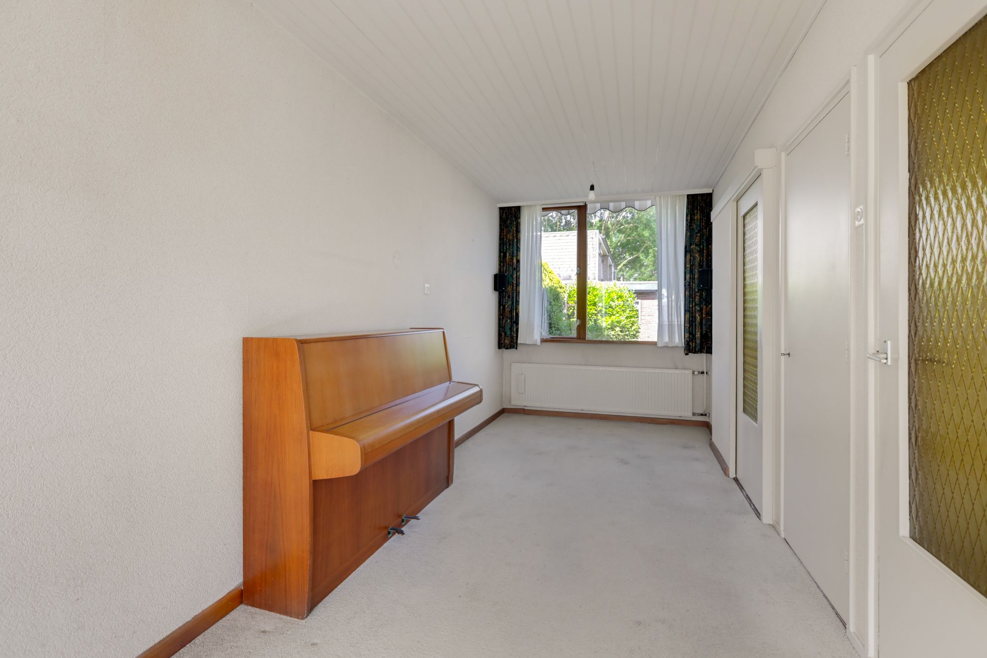 Spacious Fixer-Upper Terraced Home in Central Zevenaar — 18