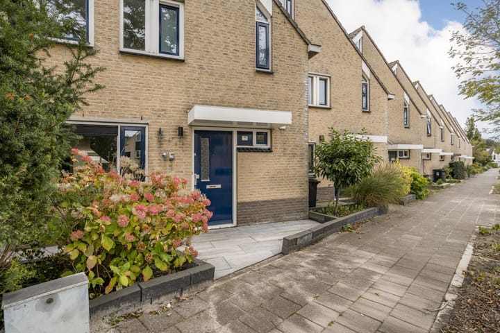 Tussenwoning te koop: Schönbergweg 15, Almere