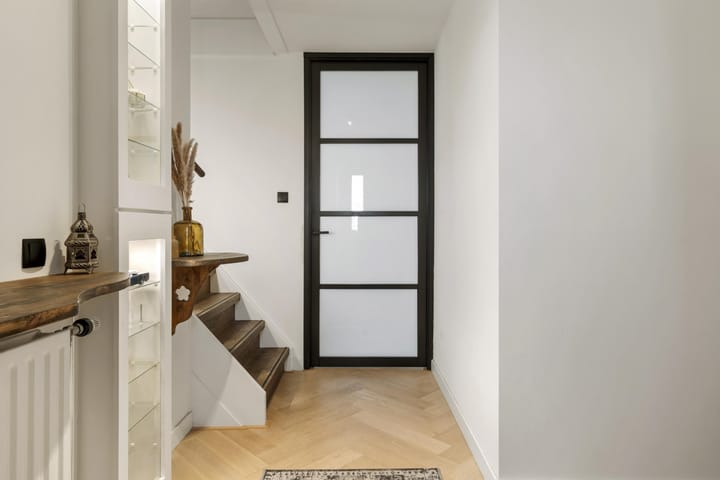 Tussenwoning te koop: Schönbergweg 15, Almere