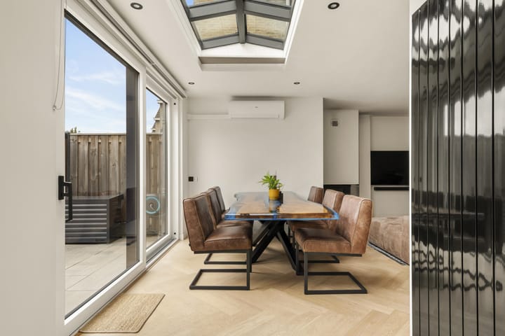 Tussenwoning te koop: Schönbergweg 15, Almere