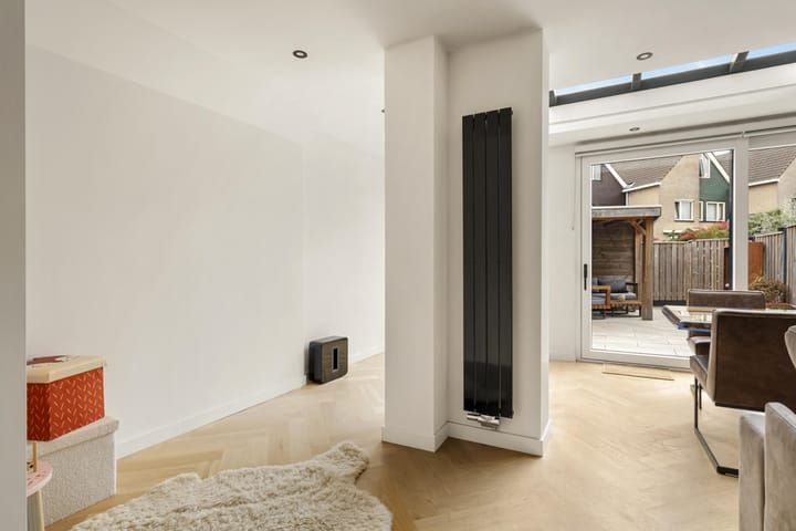 Tussenwoning te koop: Schönbergweg 15, Almere