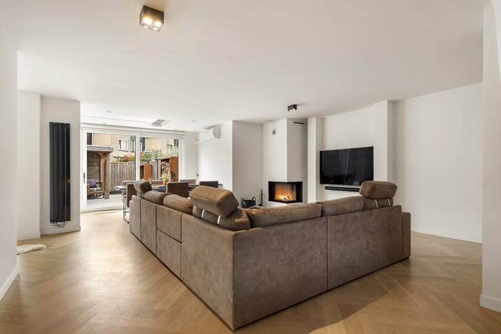 Tussenwoning te koop: Schönbergweg 15, Almere