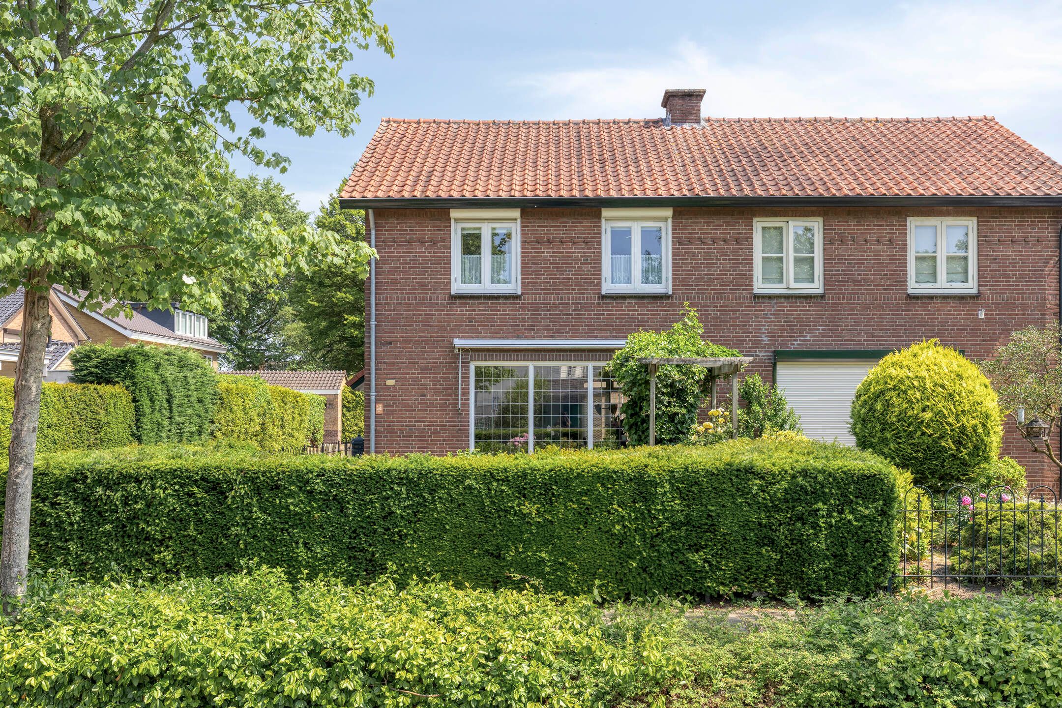 Charming Semi-Detached Residence with Private Patio Garden in Central Wijchen Location — 39