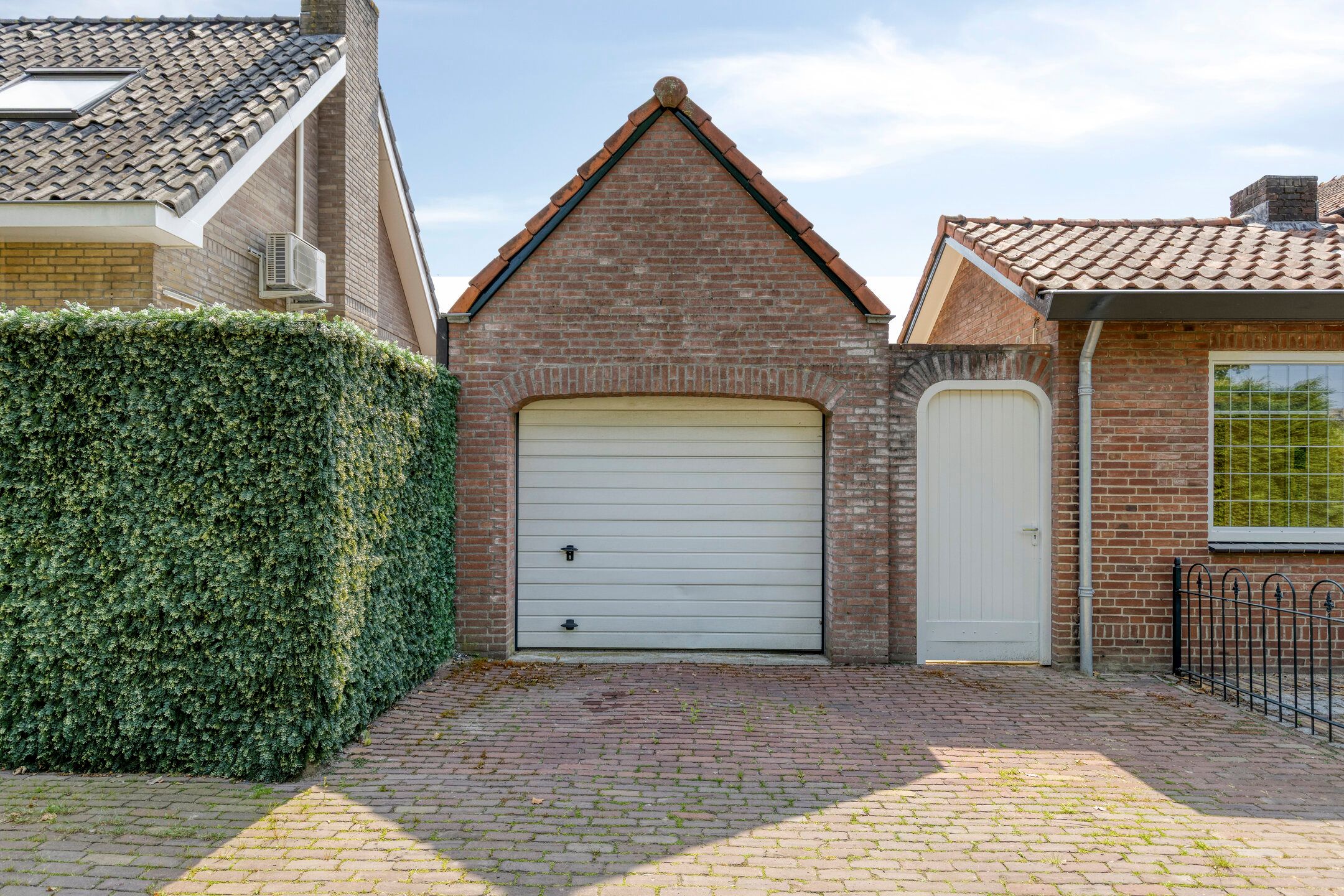 Charming Semi-Detached Residence with Private Patio Garden in Central Wijchen Location — 36