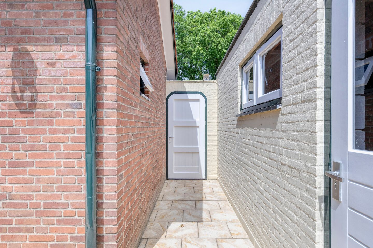 Charming Semi-Detached Residence with Private Patio Garden in Central Wijchen Location — 34