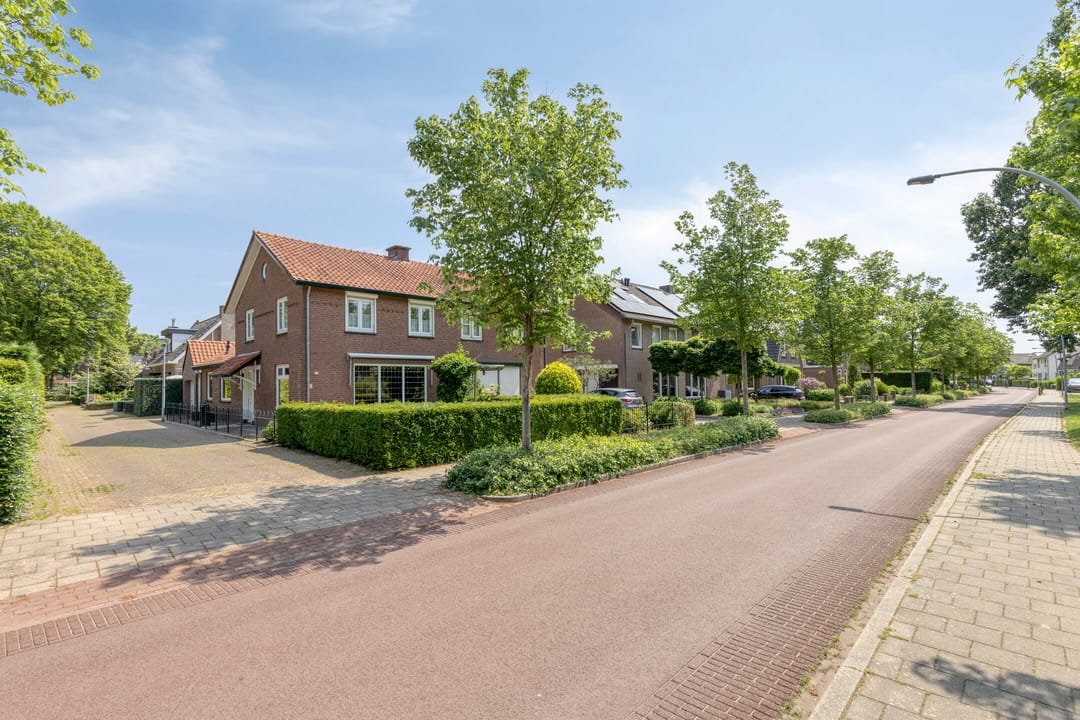 Charming Semi-Detached Residence with Private Patio Garden in Central Wijchen Location — 41