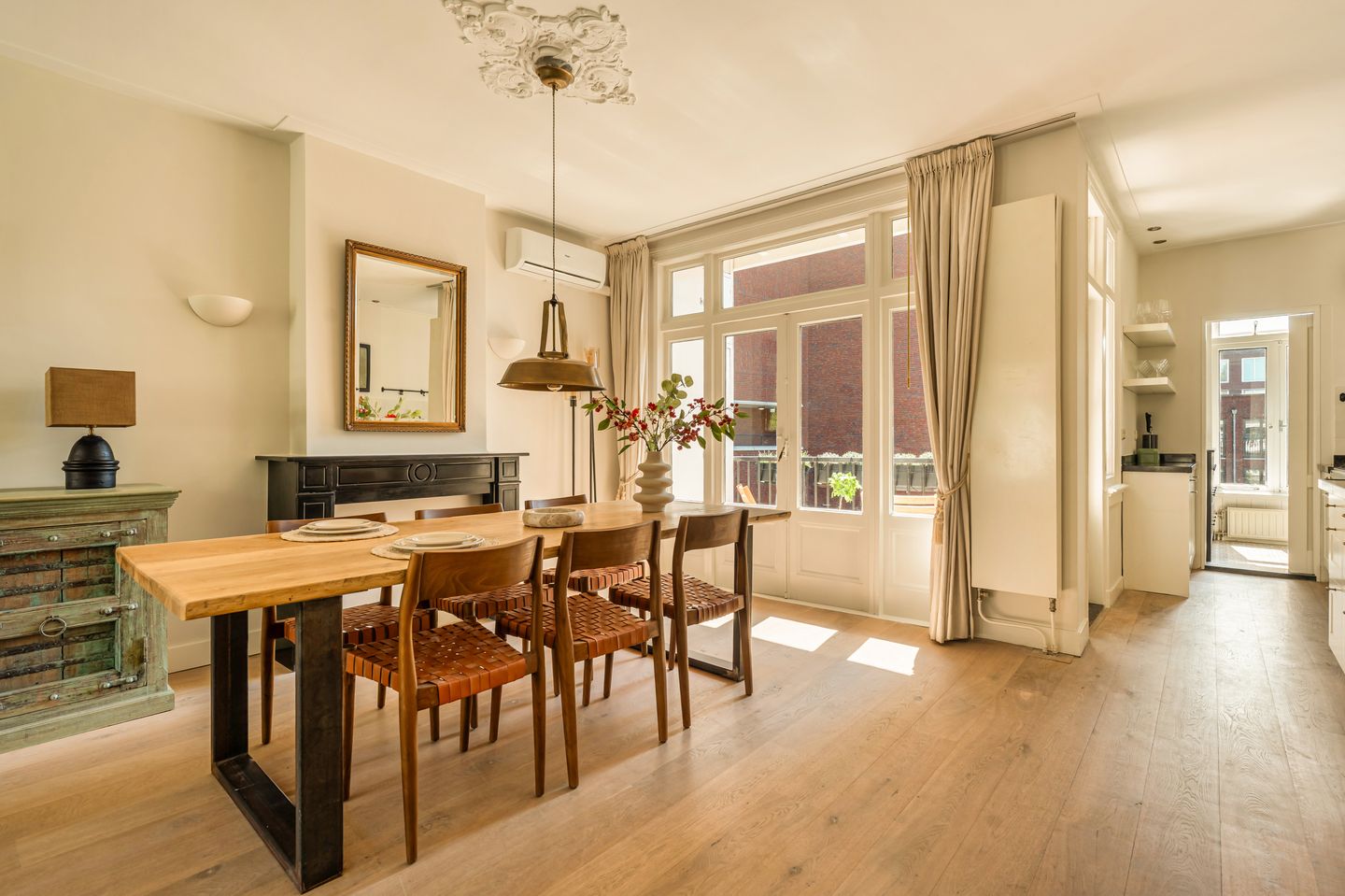 Photo 10 of Graaf Florisstraat 12-3
