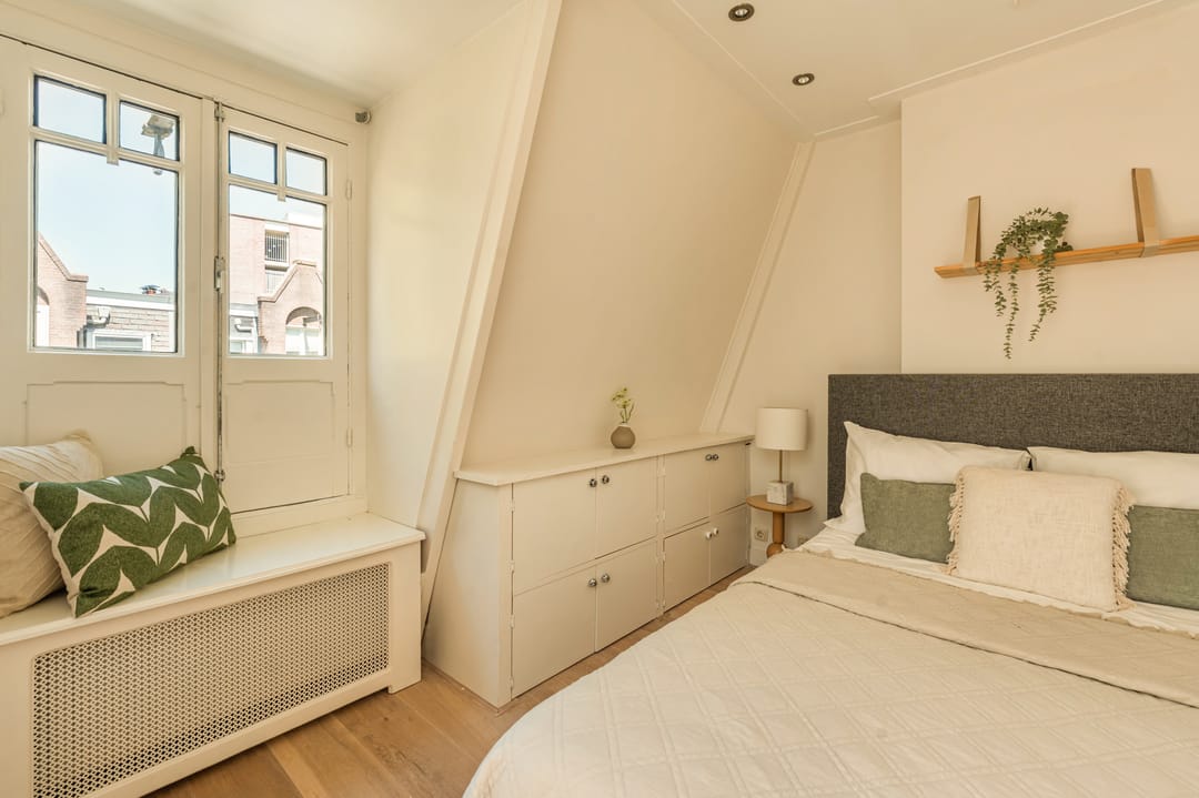 Photo 26 of Graaf Florisstraat 12-3