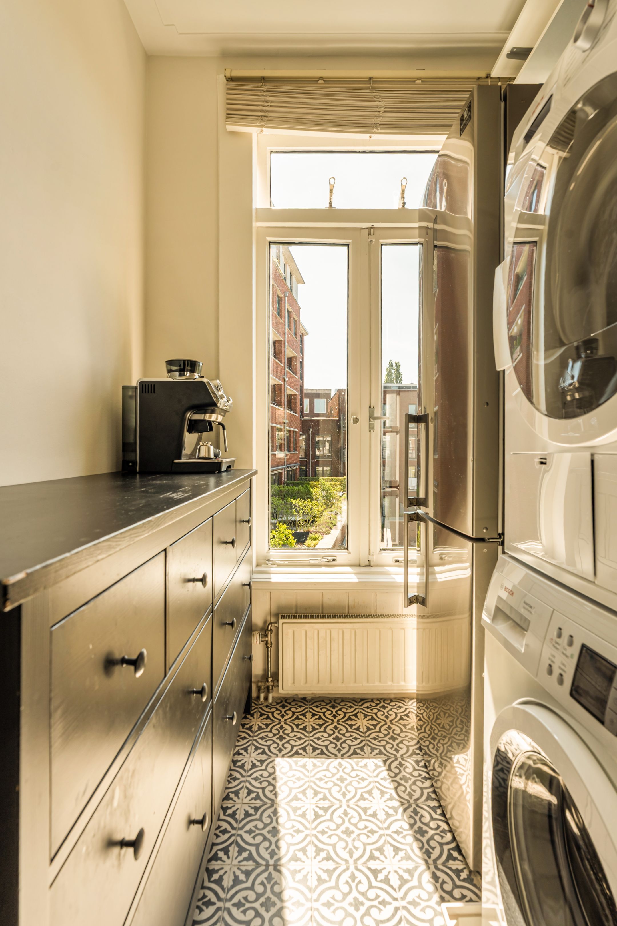 Photo 15 of Graaf Florisstraat 12-3