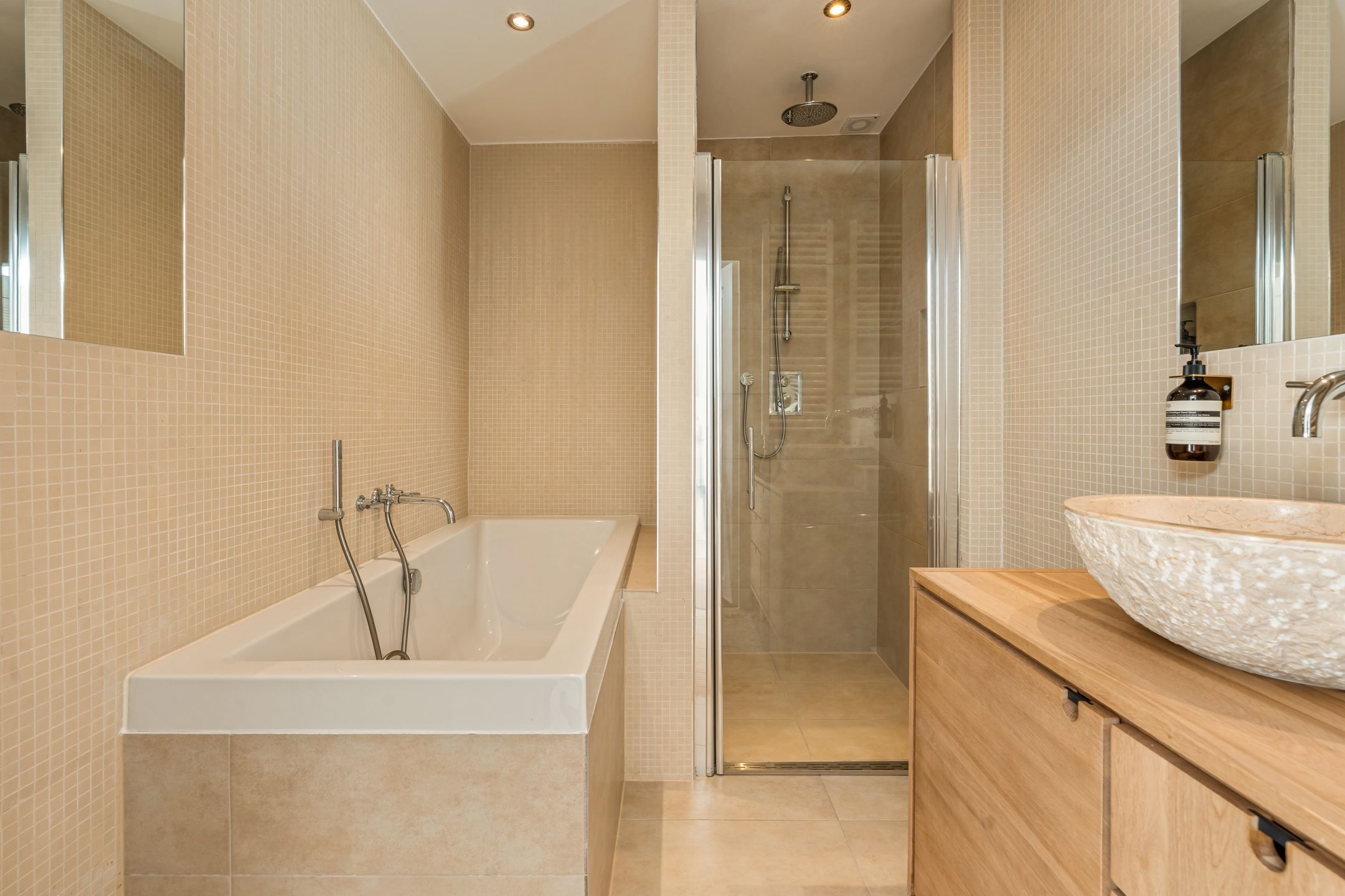 Photo 24 of Graaf Florisstraat 12-3