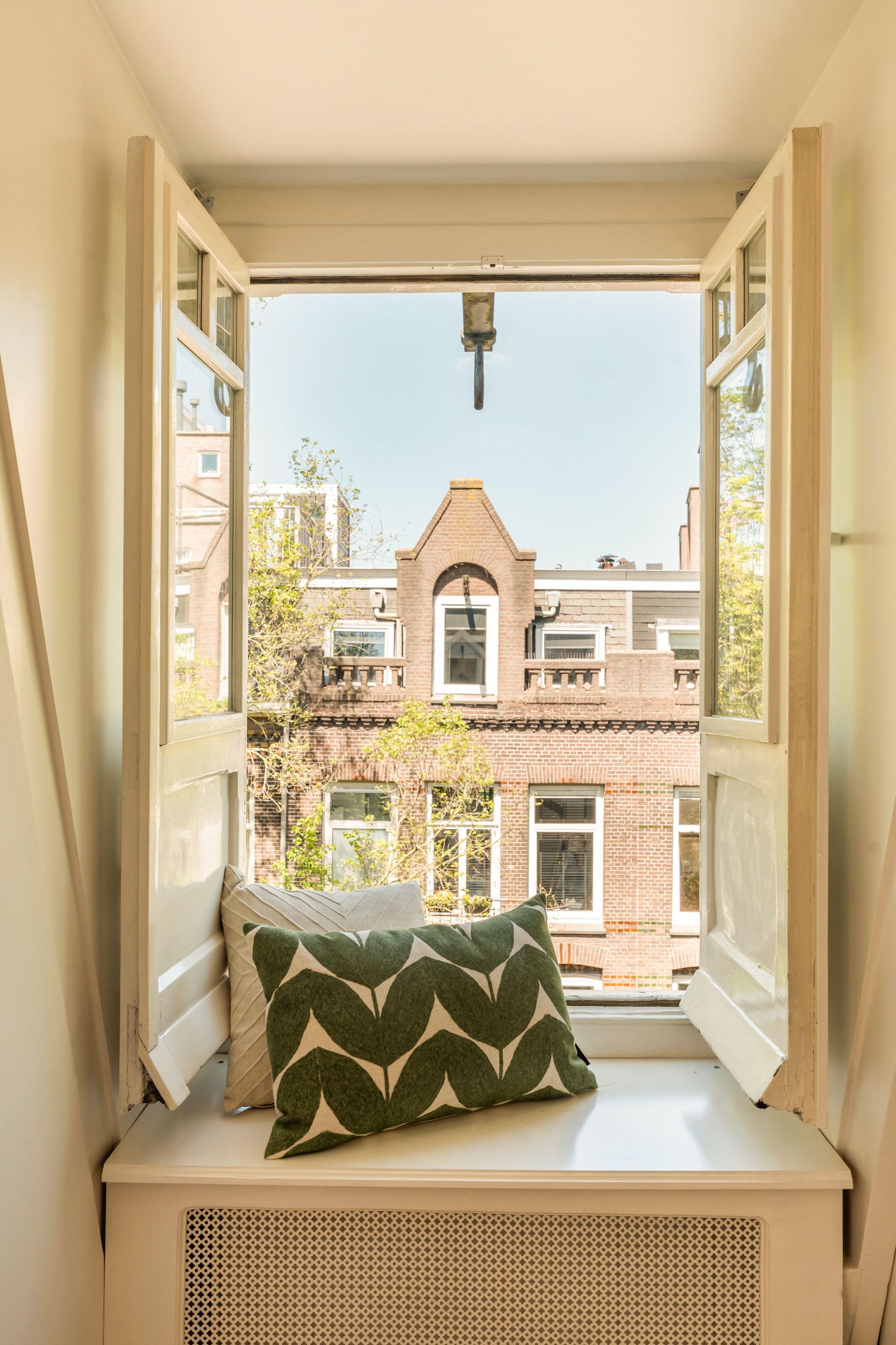 Photo 27 of Graaf Florisstraat 12-3