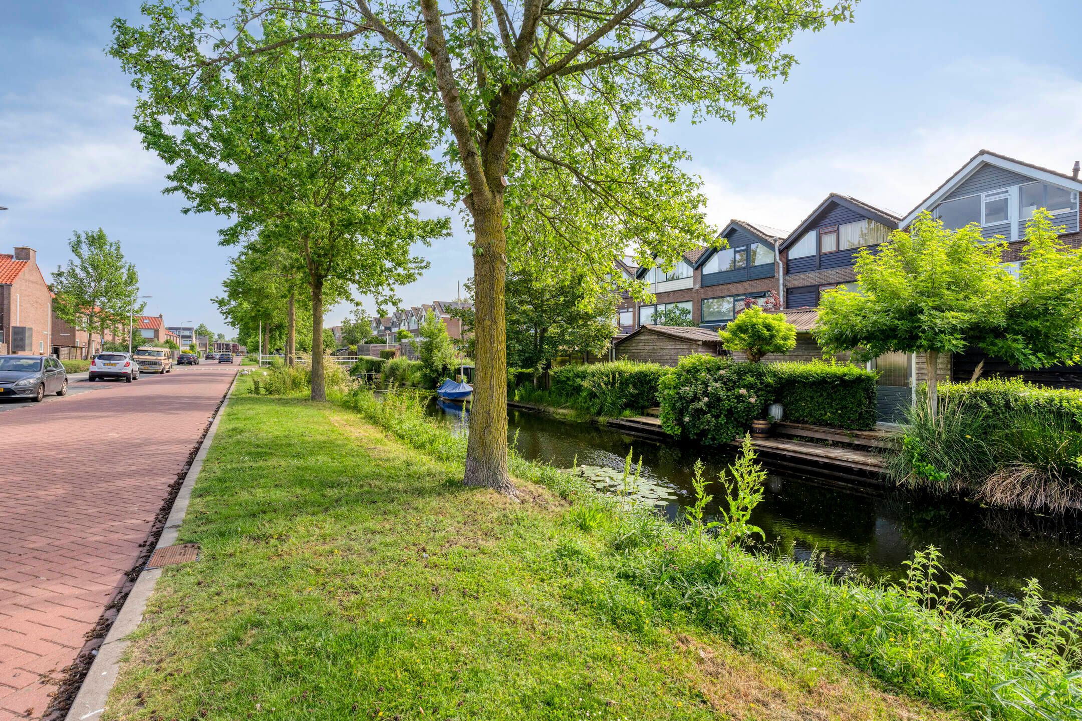 Family Home with West-Facing Garden and Lake Access in Reeuwijk — 33