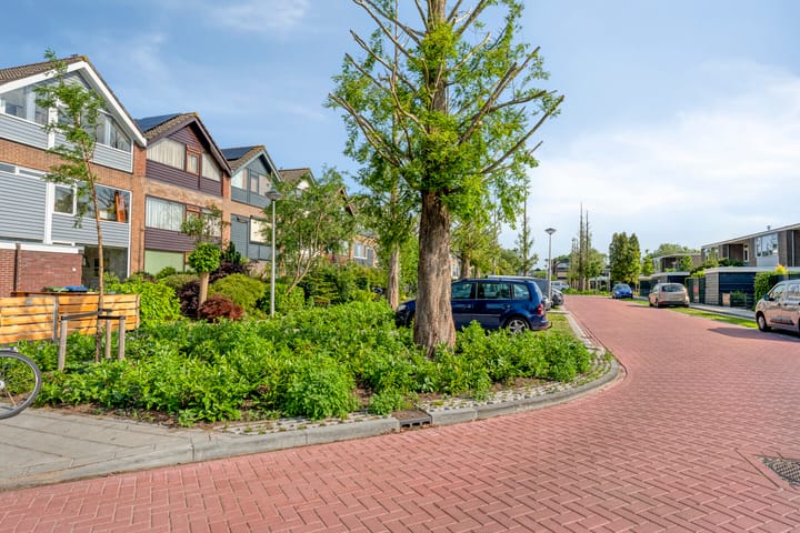 Tussenwoning te koop: Van Goghstraat 23, Reeuwijk