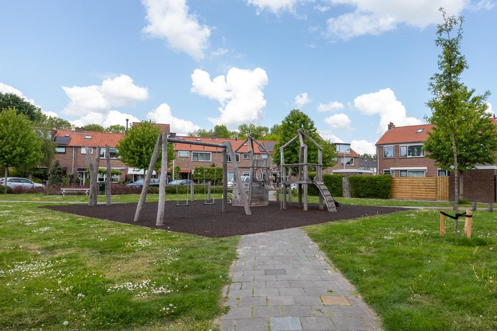 Family Home with West-Facing Garden and Lake Access in Reeuwijk — 37