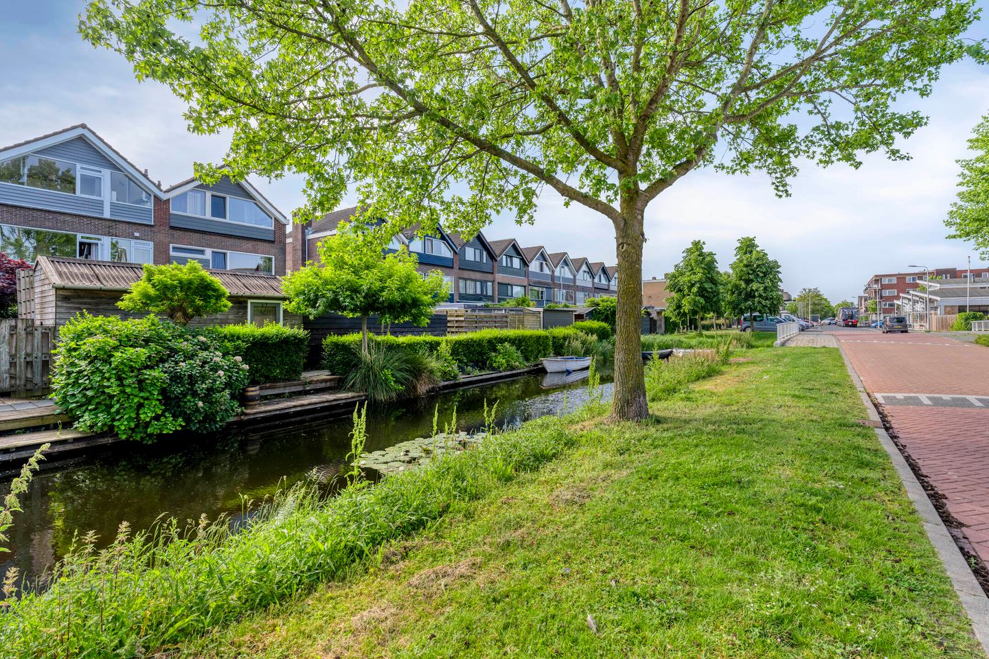 Family Home with West-Facing Garden and Lake Access in Reeuwijk — 34