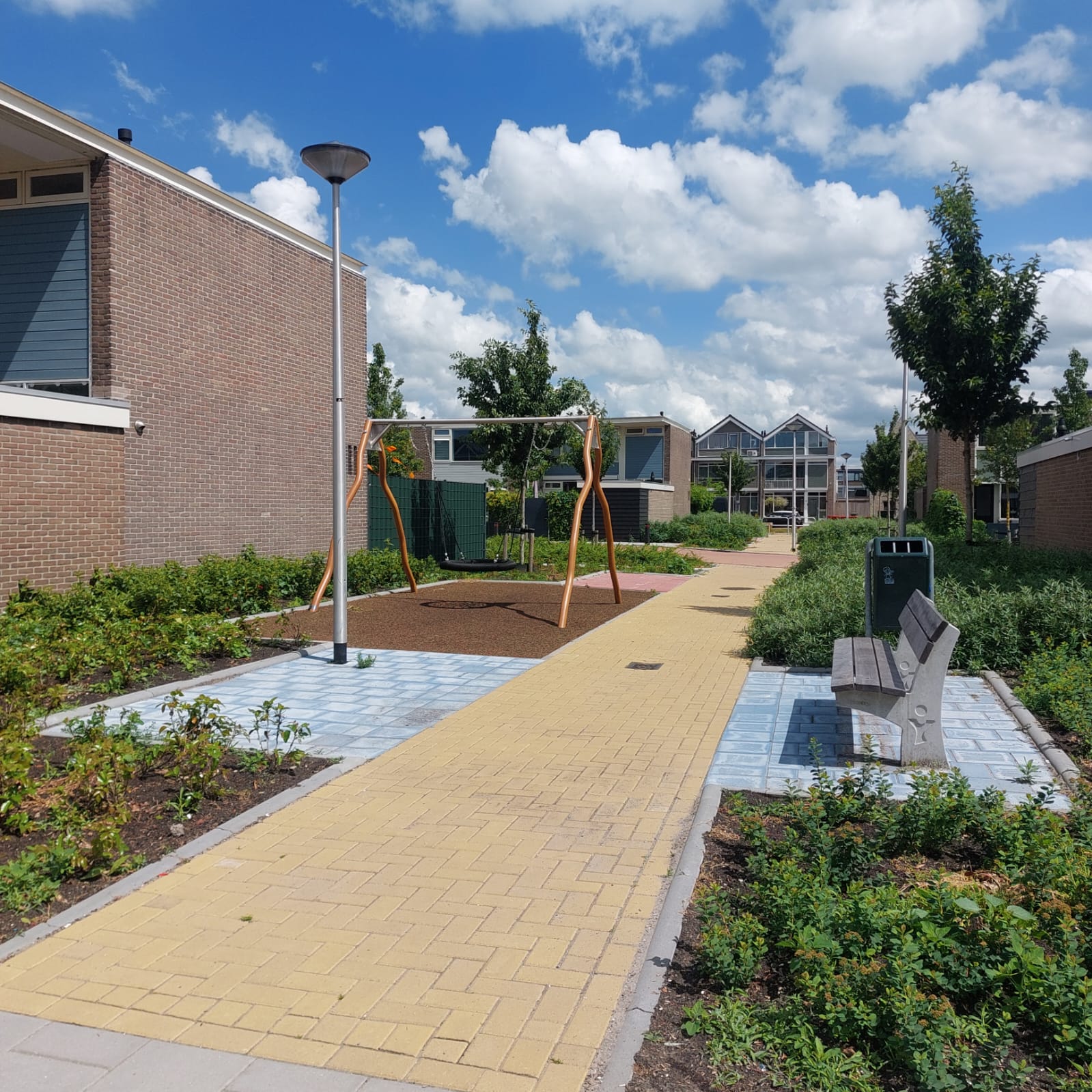 Family Home with West-Facing Garden and Lake Access in Reeuwijk — 36