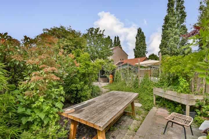 Tussenwoning te koop: Irisstraat 55, Vlaardingen