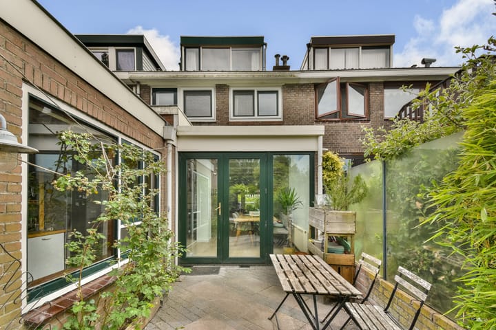 Tussenwoning te koop: Irisstraat 55, Vlaardingen