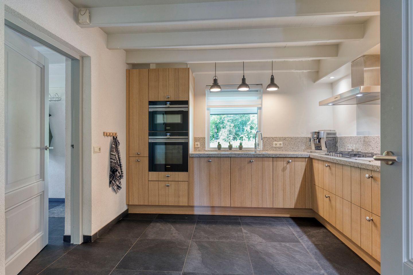 Photo 19 of Delstraat 18