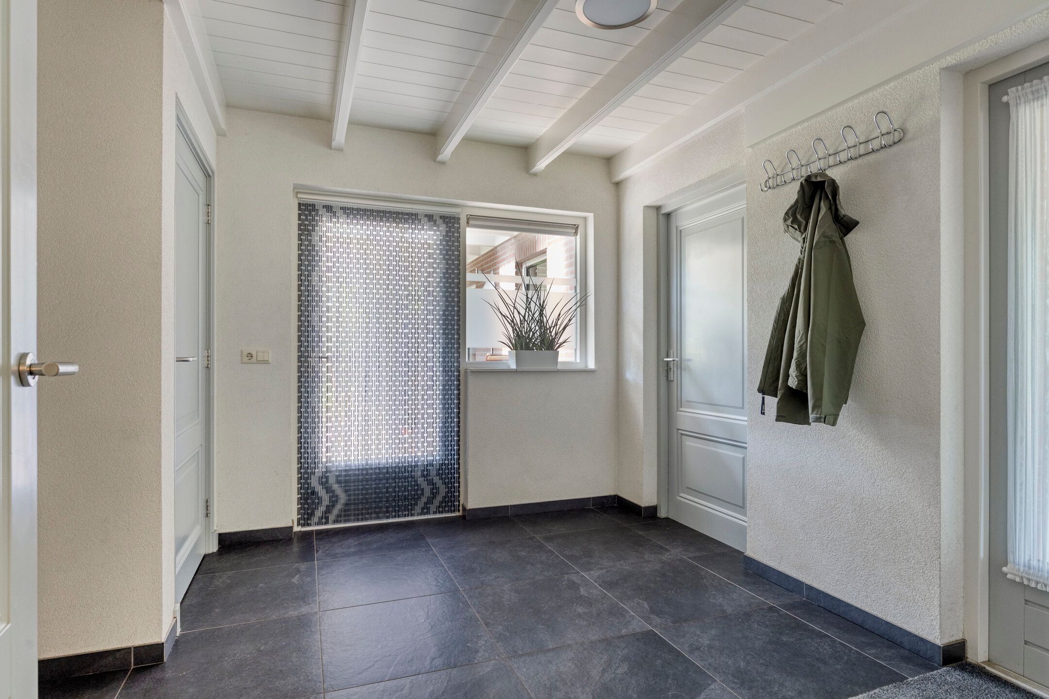 Photo 24 of Delstraat 18