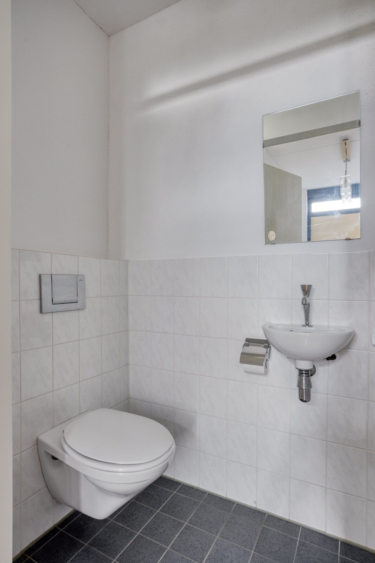 Modern Three-Room Apartment with Private Parking and Balcony in Boxtel — 10