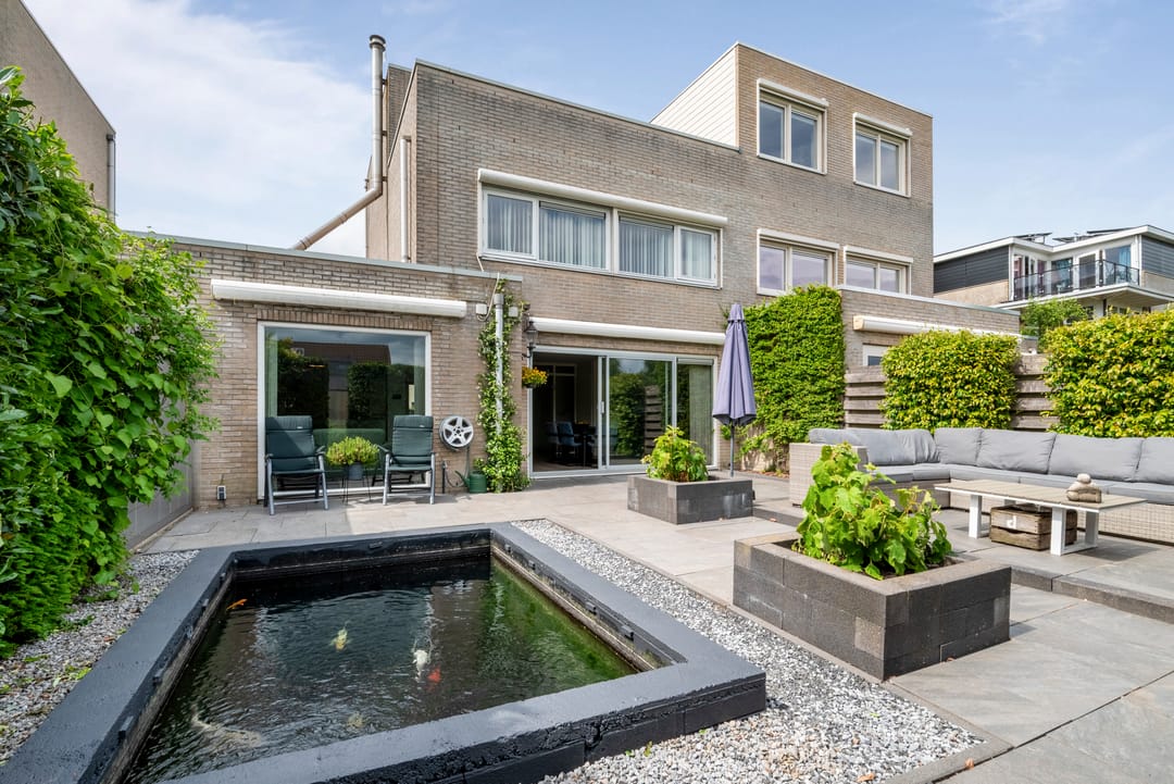 Spacious and Sustainable Semi-Detached Home with Private Water Access in Velserbroek — 16