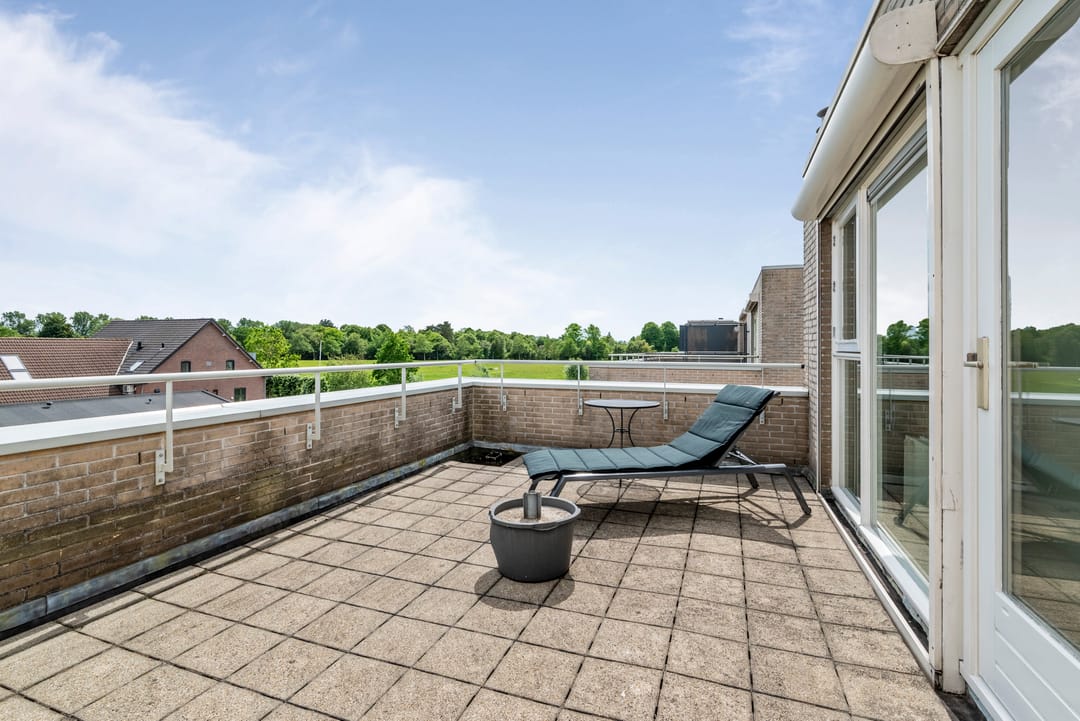Spacious and Sustainable Semi-Detached Home with Private Water Access in Velserbroek — 41