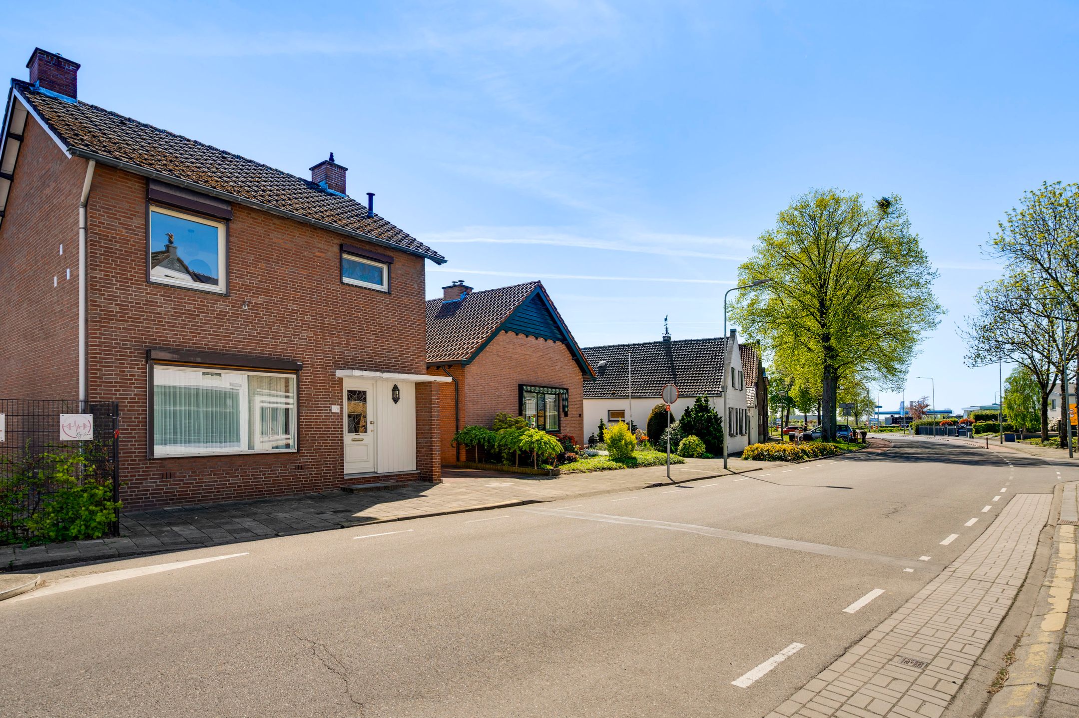 Photo 42 of Maasheuvel 37
