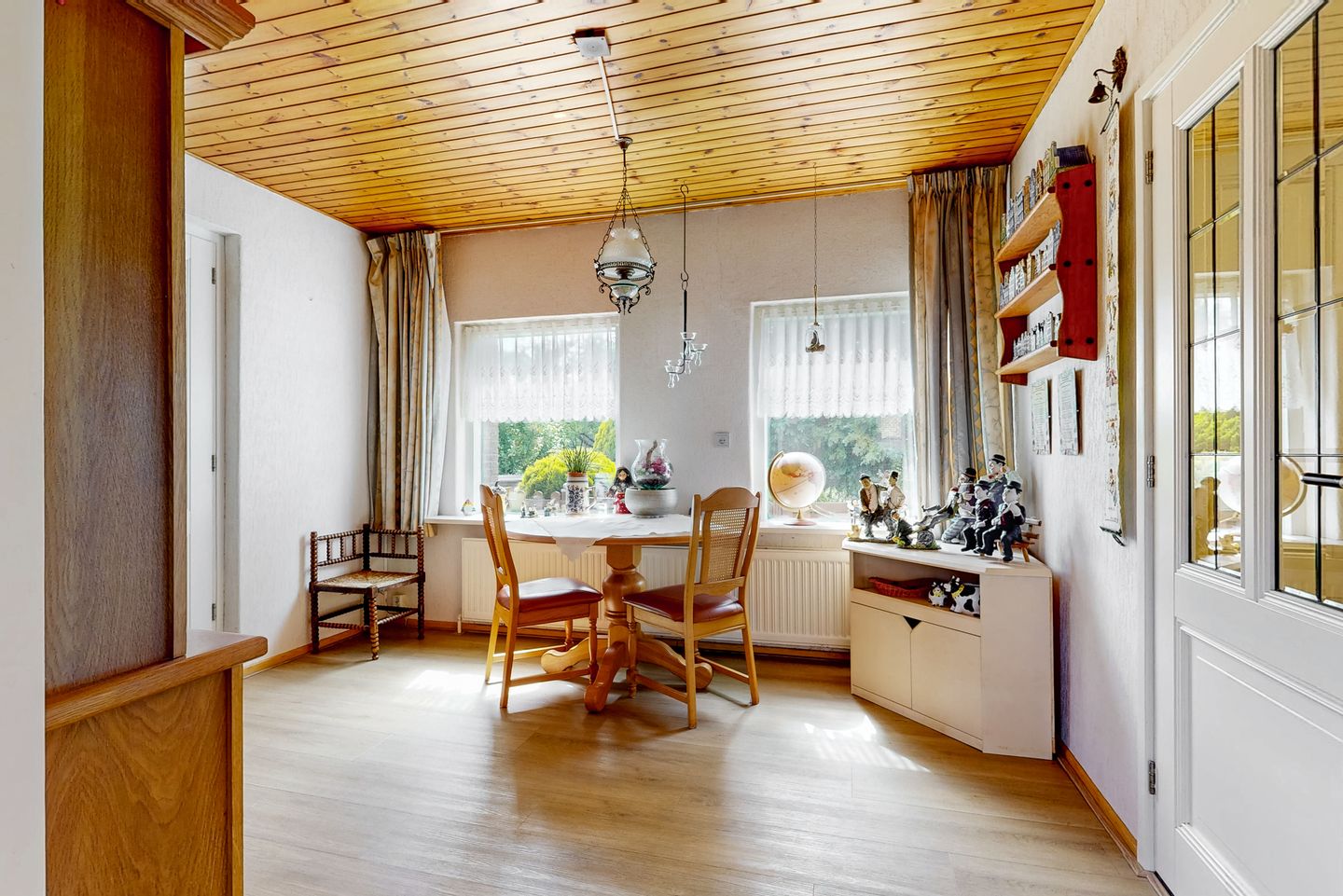 Photo 14 of Esdoornlaan 1