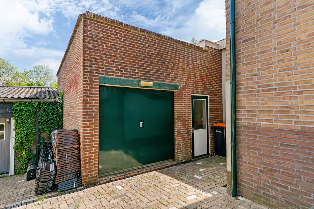 Photo 31 of Esdoornlaan 1